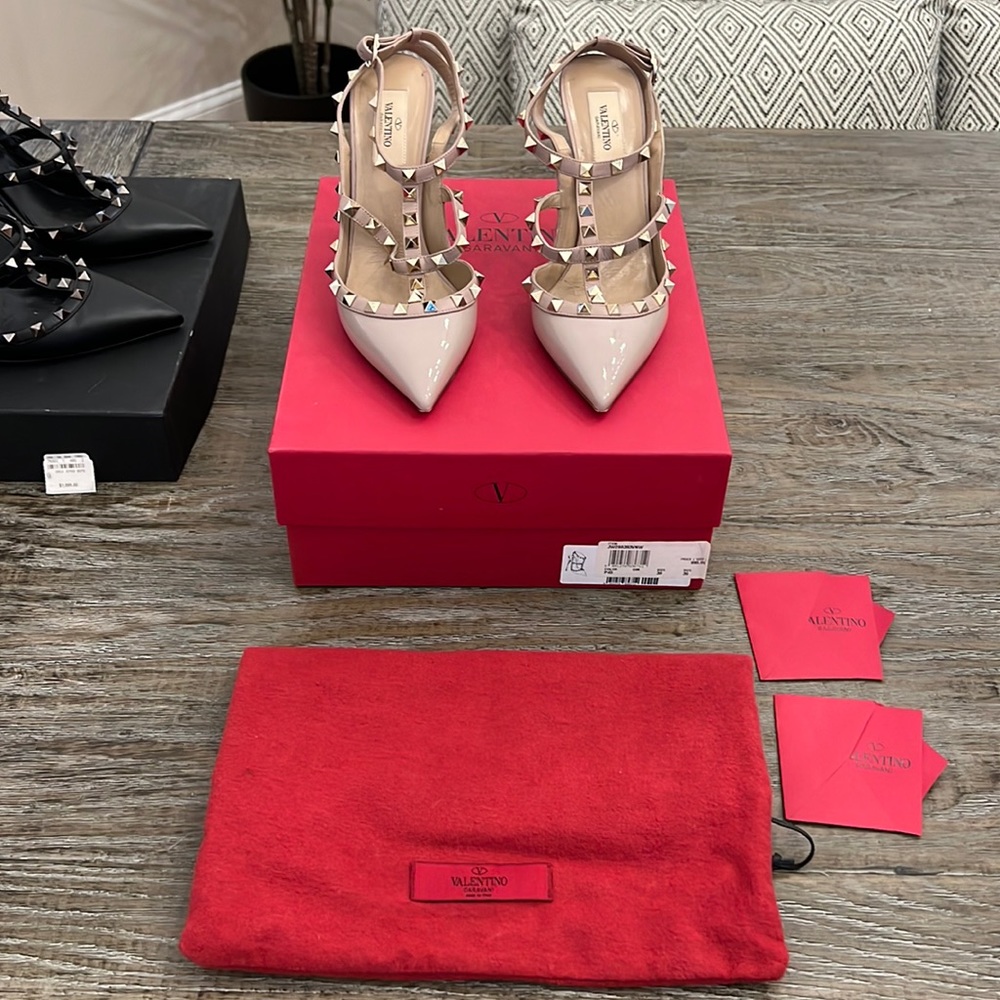 Valentino Garavani Rockstud Pumps Size 39